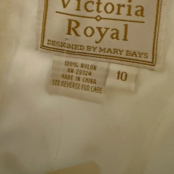 Victoria Royal Ltd White Women's Top - Picture 4 of 4